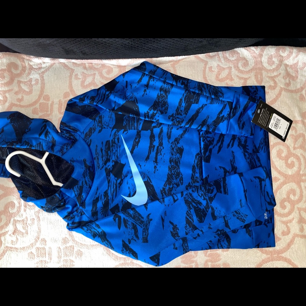 Nike hoodie boys size 4